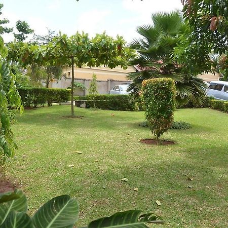 Merian Gardens And Guest House Mukono Town Екстериор снимка